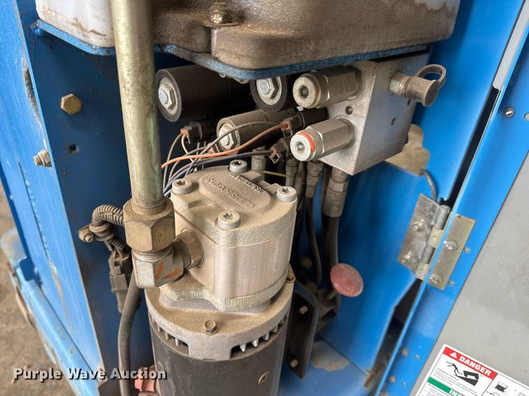 image for item EN4541 2012 Genie GR-20 vertical lift