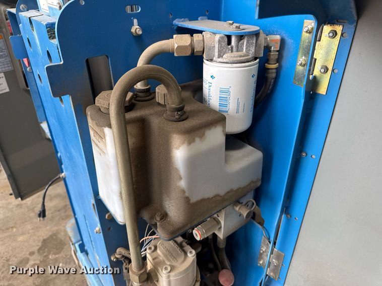 image for item EN4541 2012 Genie GR-20 vertical lift