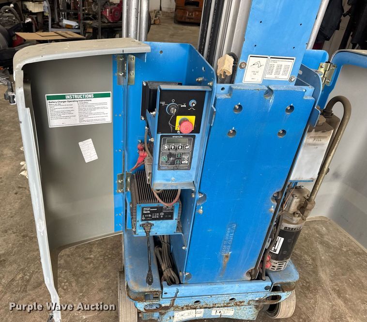 image for item EN4541 2012 Genie GR-20 vertical lift