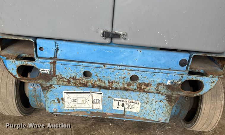 image for item EN4541 2012 Genie GR-20 vertical lift