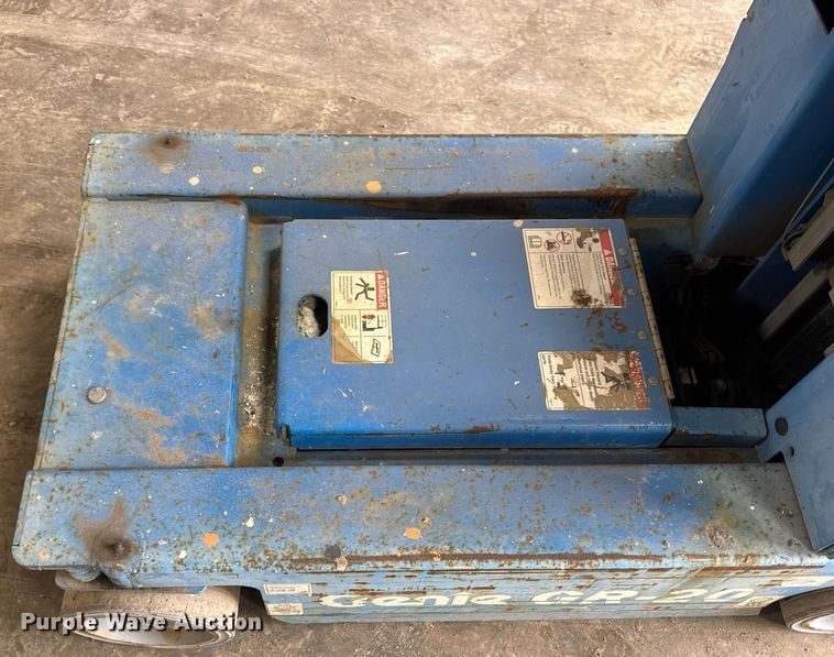 image for item EN4541 2012 Genie GR-20 vertical lift