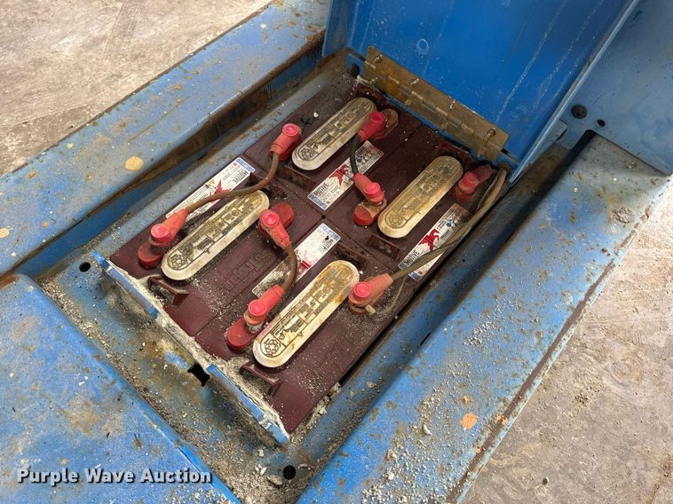 image for item EN4541 2012 Genie GR-20 vertical lift