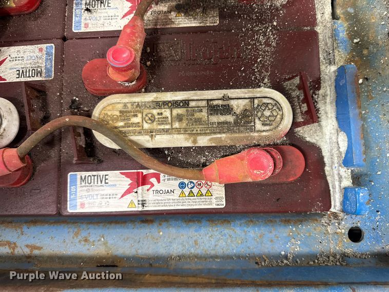 image for item EN4541 2012 Genie GR-20 vertical lift