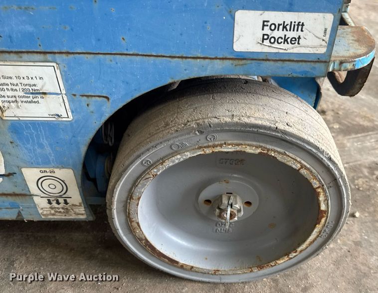 image for item EN4541 2012 Genie GR-20 vertical lift