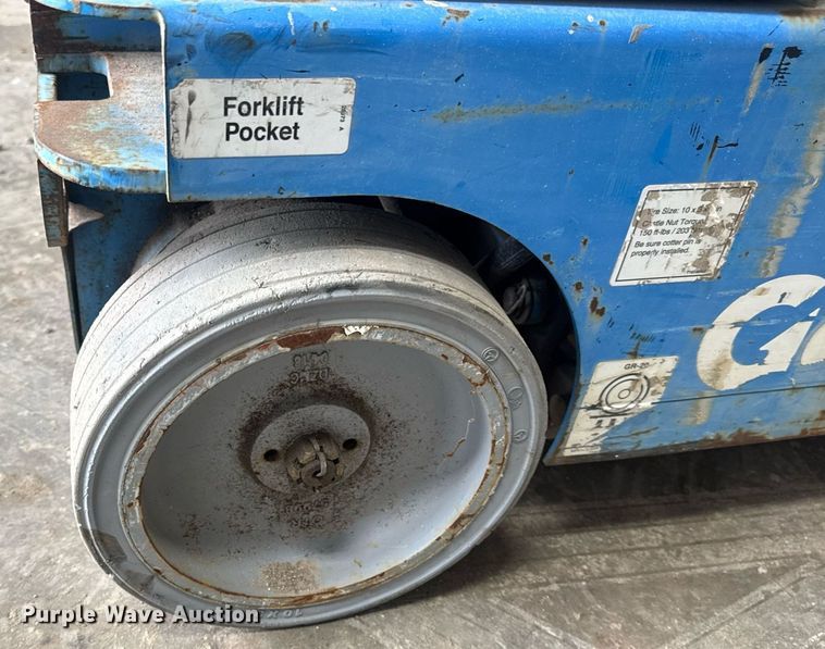 image for item EN4541 2012 Genie GR-20 vertical lift