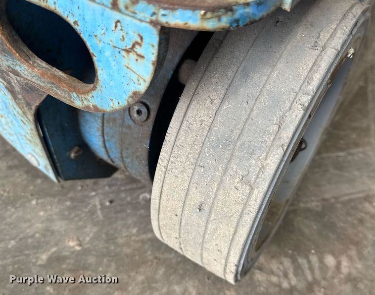 image for item EN4541 2012 Genie GR-20 vertical lift