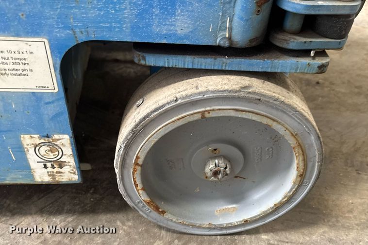 image for item EN4541 2012 Genie GR-20 vertical lift