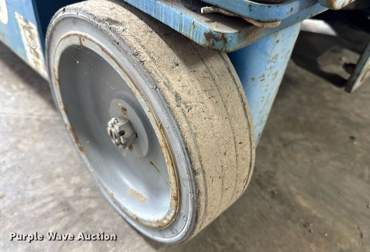 image for item EN4541 2012 Genie GR-20 vertical lift