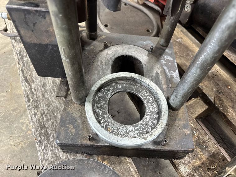 image for item EN4542 Gates PC707 hydraulic hose press