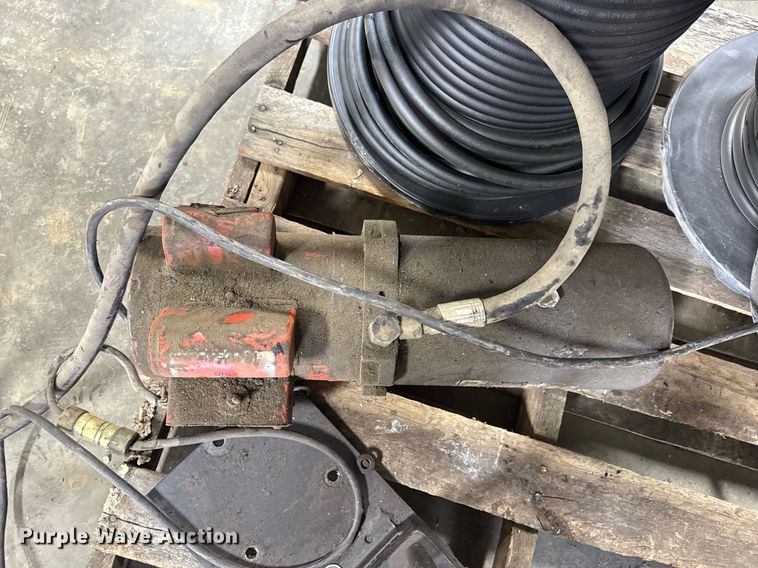 image for item EN4542 Gates PC707 hydraulic hose press