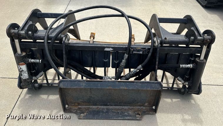 image for item EN4543 Compact utility loader grapple bucket