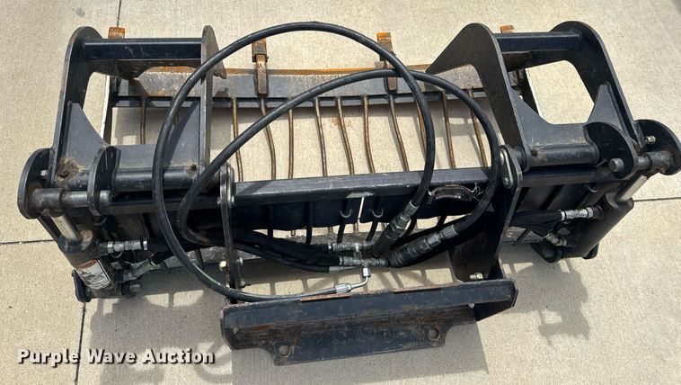 image for item EN4543 Compact utility loader grapple bucket