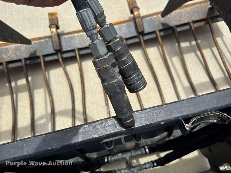 image for item EN4543 Compact utility loader grapple bucket