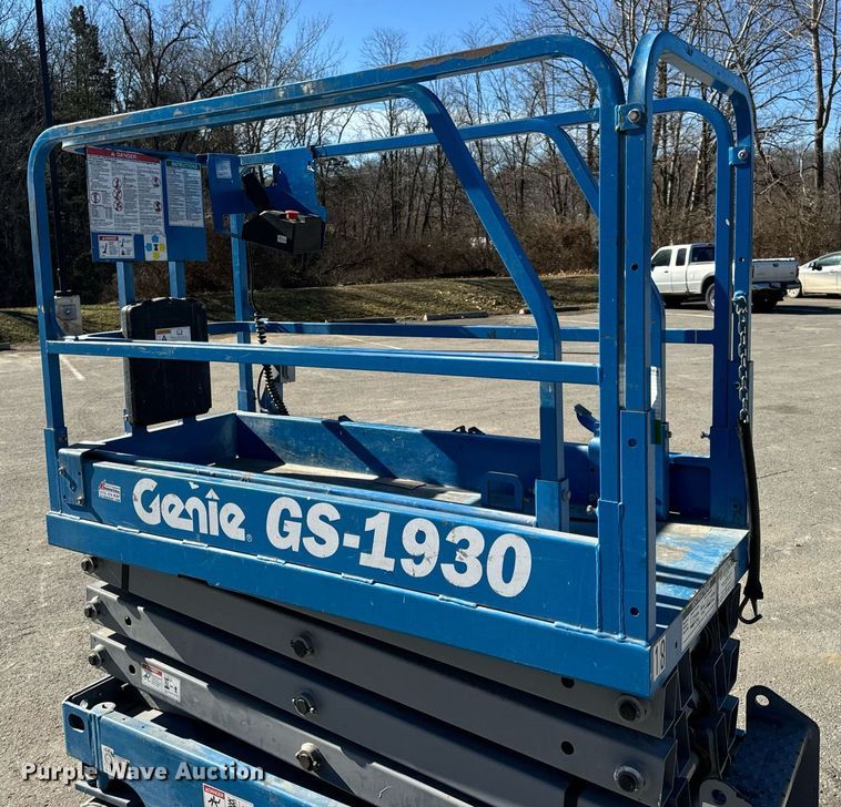 image for item EN5142 2016 Genie GS-1930 scissor lift