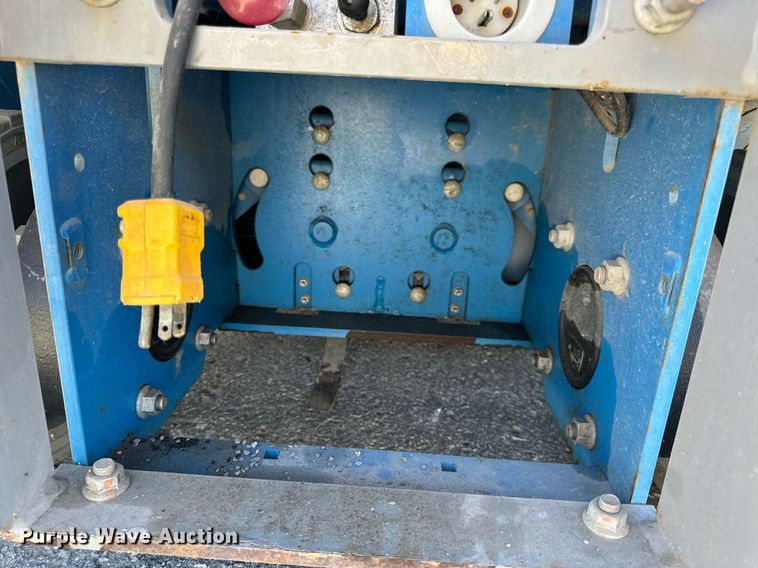 image for item EN5142 2016 Genie GS-1930 scissor lift