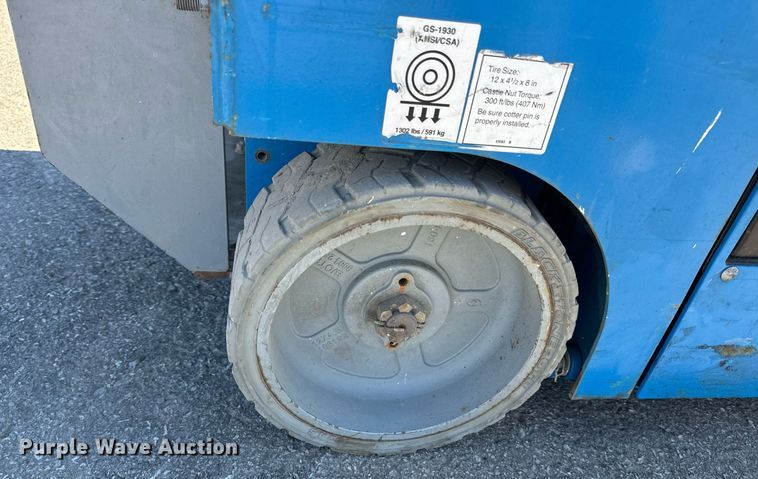 image for item EN5142 2016 Genie GS-1930 scissor lift