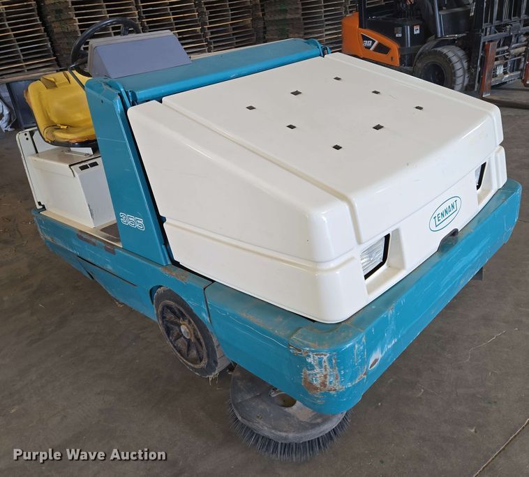 image for item EN8963 Tennant 355 sweeper