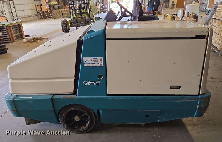 image for item EN8963 Tennant 355 sweeper