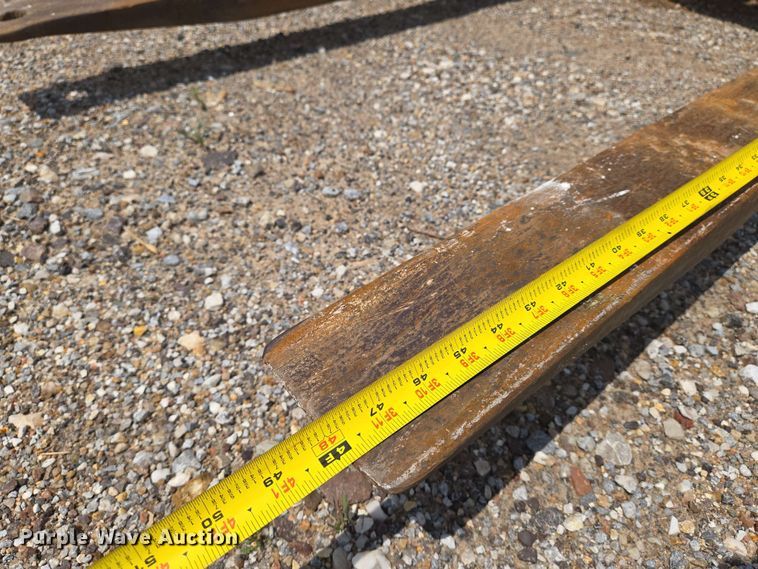 image for item EN8975 2007 Bobcat  S250 skid steer loader