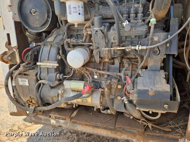 image for item EN8975 2007 Bobcat  S250 skid steer loader