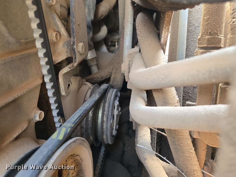 image for item EN8975 2007 Bobcat  S250 skid steer loader