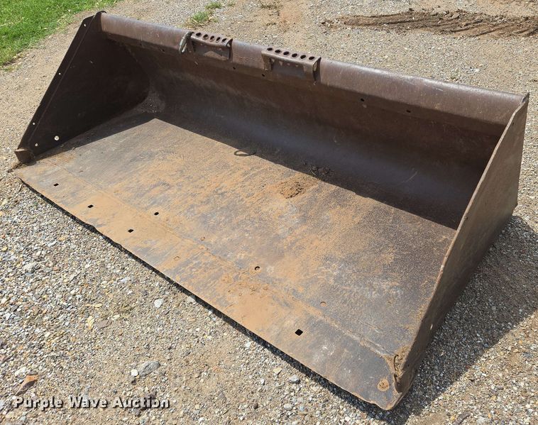 image for item EN8975 2007 Bobcat  S250 skid steer loader