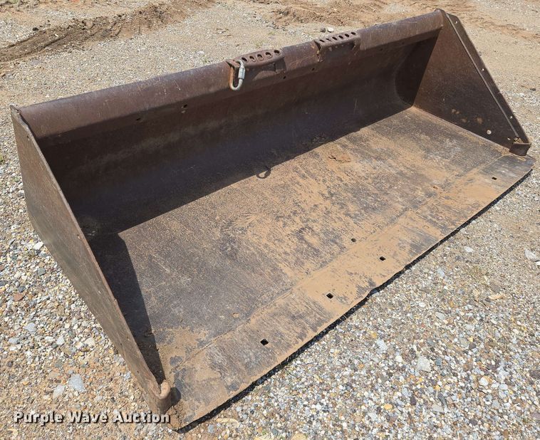 image for item EN8975 2007 Bobcat  S250 skid steer loader