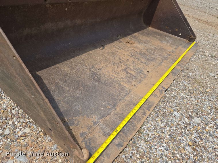 image for item EN8975 2007 Bobcat  S250 skid steer loader