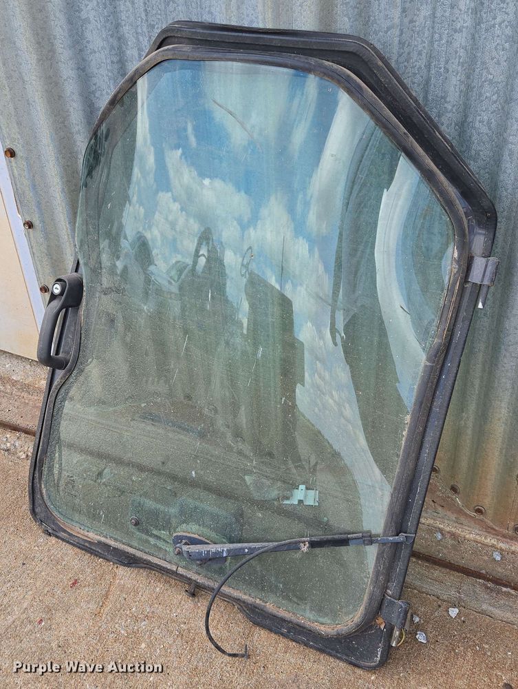 image for item EN8975 2007 Bobcat  S250 skid steer loader