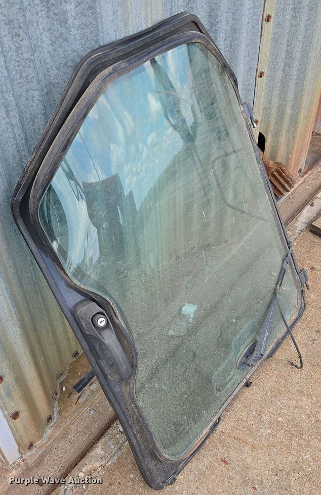 image for item EN8975 2007 Bobcat  S250 skid steer loader