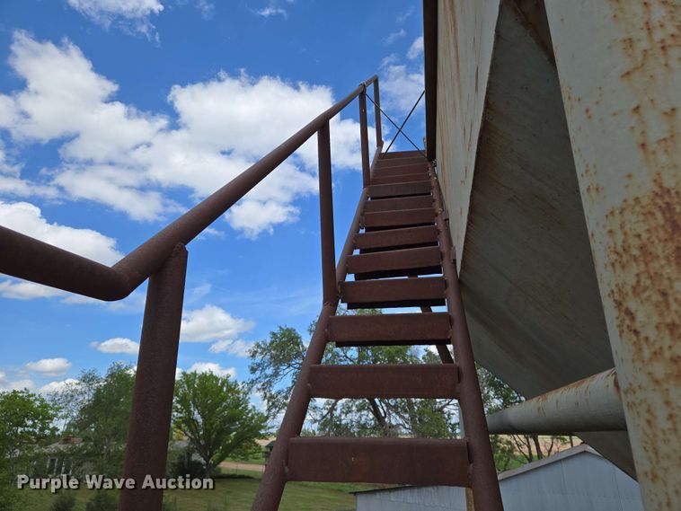 image for item EN8980 Grain bin