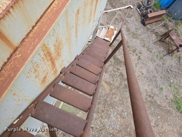 image for item EN8980 Grain bin