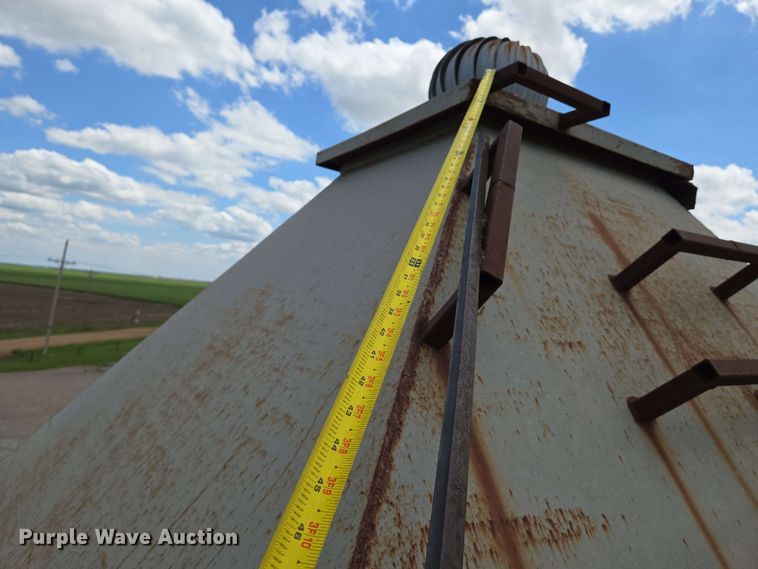 image for item EN8980 Grain bin