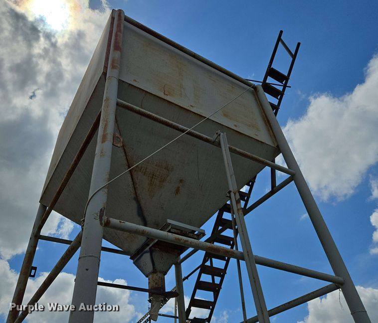 image for item EN8980 Grain bin
