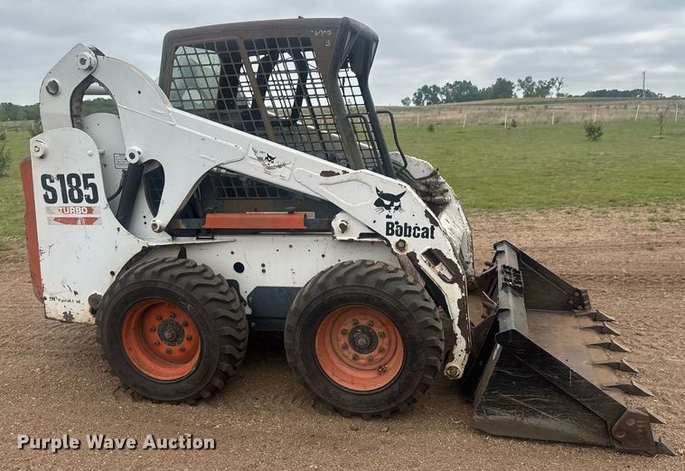 image for item EQ1407 2003 Bobcat S185 skid steer loader