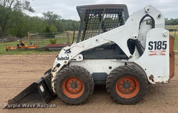 image for item EQ1407 2003 Bobcat S185 skid steer loader
