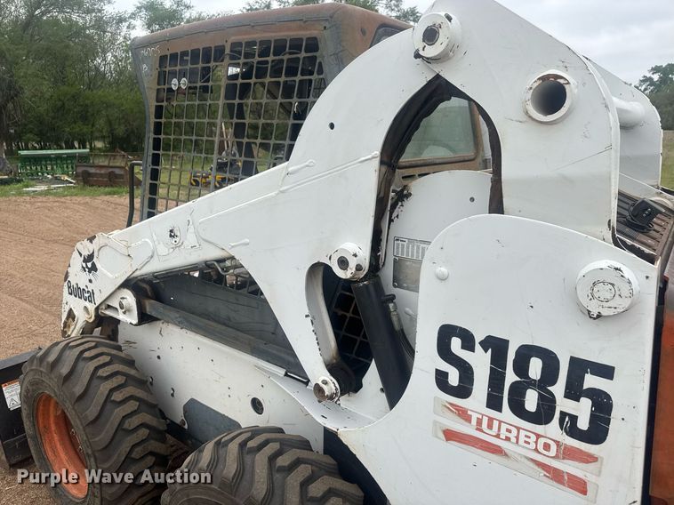 image for item EQ1407 2003 Bobcat S185 skid steer loader