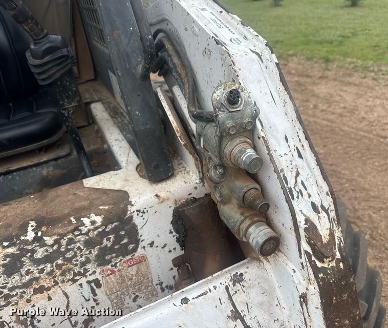 image for item EQ1407 2003 Bobcat S185 skid steer loader