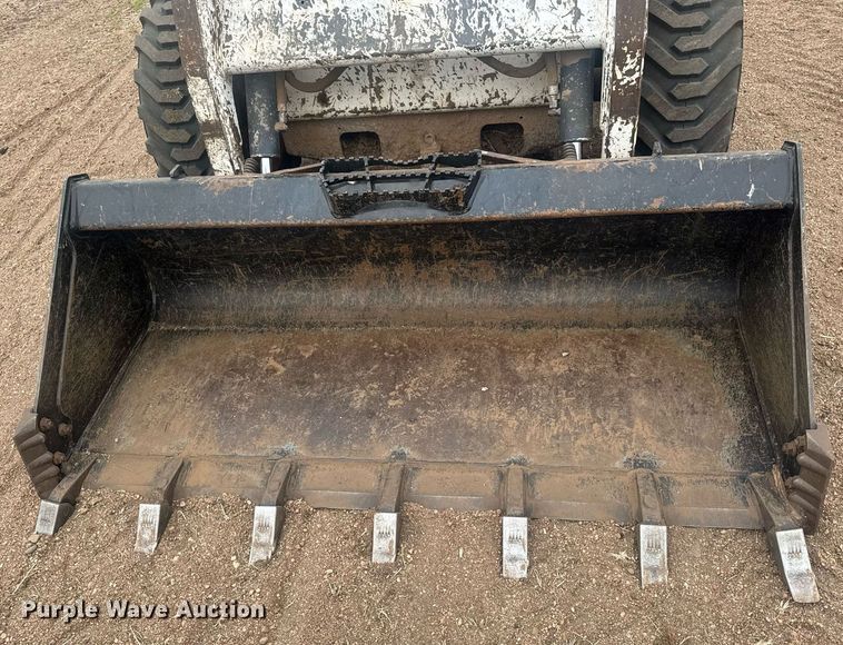 image for item EQ1407 2003 Bobcat S185 skid steer loader