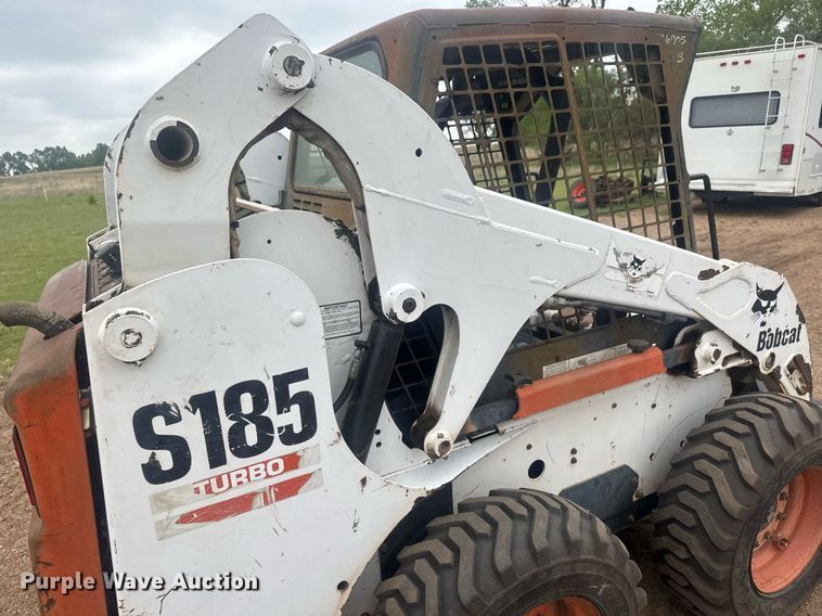 image for item EQ1407 2003 Bobcat S185 skid steer loader