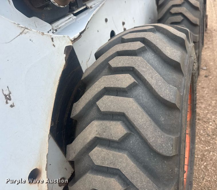 image for item EQ1407 2003 Bobcat S185 skid steer loader