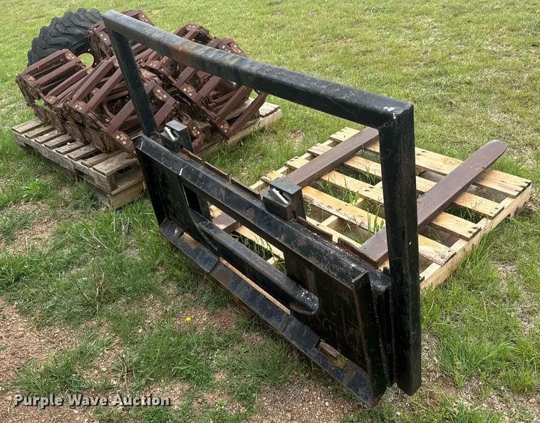 image for item EQ1407 2003 Bobcat S185 skid steer loader