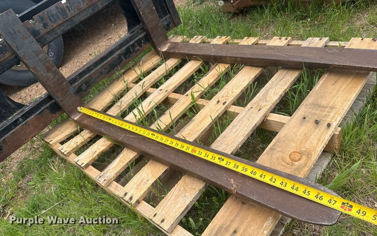 image for item EQ1407 2003 Bobcat S185 skid steer loader