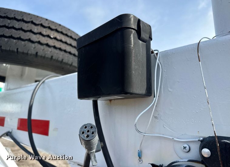 image for item EQ1454 1992 Kiefer enclosed cargo trailer