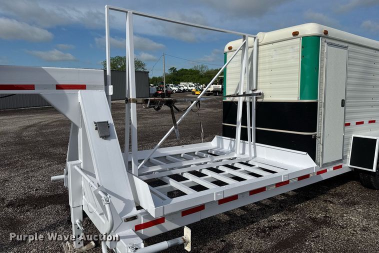 image for item EQ1454 1992 Kiefer enclosed cargo trailer