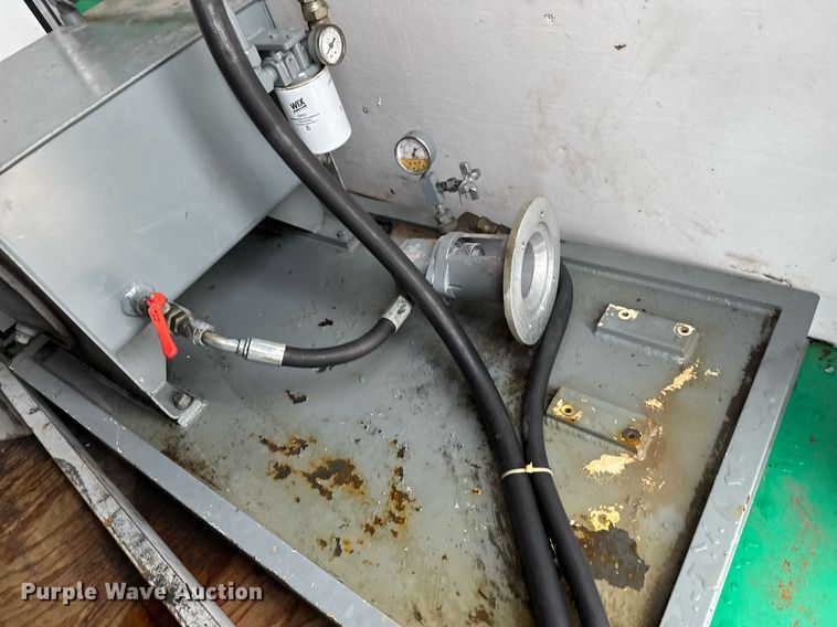 image for item EQ1454 1992 Kiefer enclosed cargo trailer