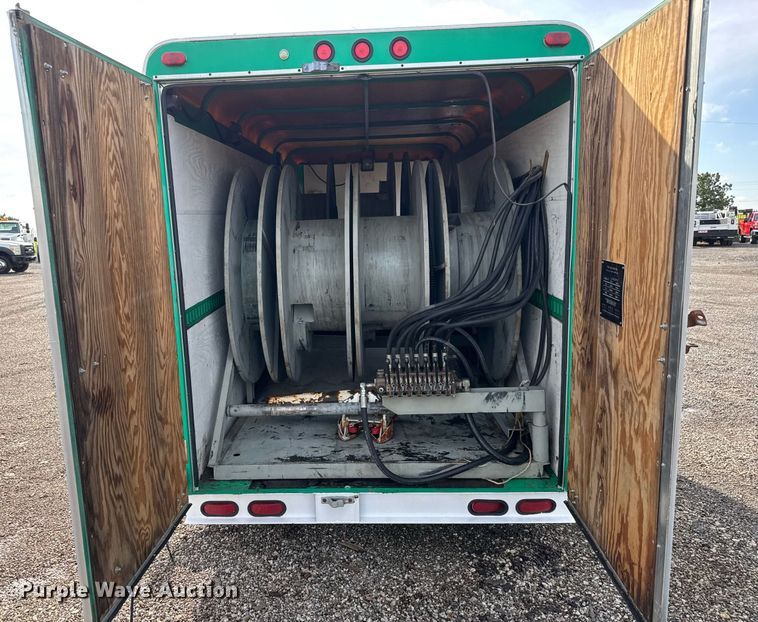 image for item EQ1454 1992 Kiefer enclosed cargo trailer