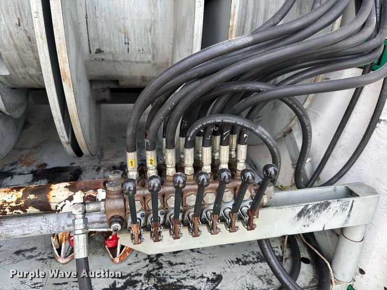 image for item EQ1454 1992 Kiefer enclosed cargo trailer