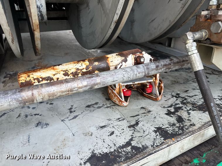 image for item EQ1454 1992 Kiefer enclosed cargo trailer