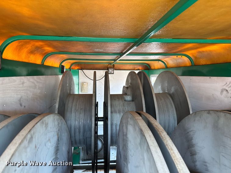 image for item EQ1454 1992 Kiefer enclosed cargo trailer